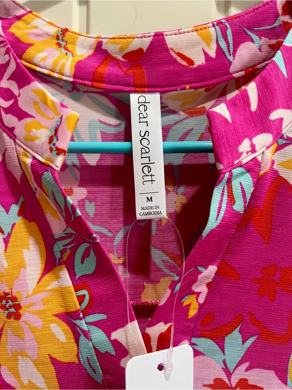 Dear Scarlett Fuchsia Floral V-Neck Sleeveless Blouse - Picture 3 of 6